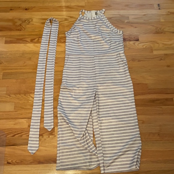 ePretty White & Grey Striped Jumpsuit with Pockets - Picture 3 of 8